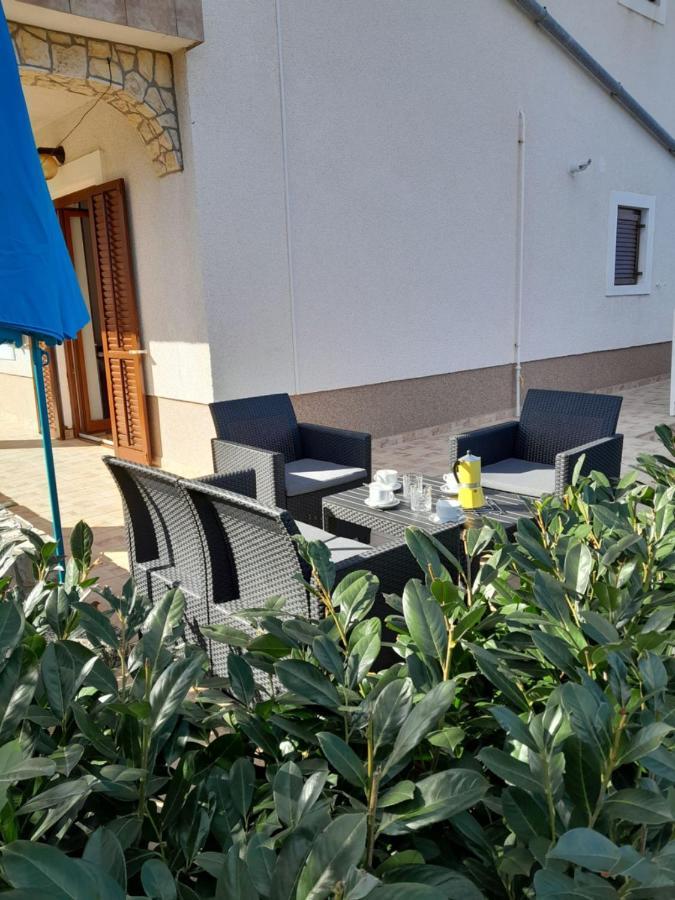 Apartment Dean Klimno Exterior foto